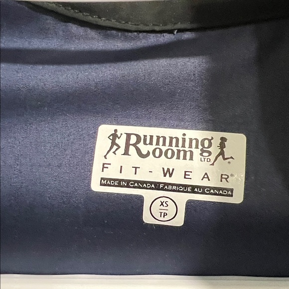 (11) Running Room Jacket - Picture 5 of 6